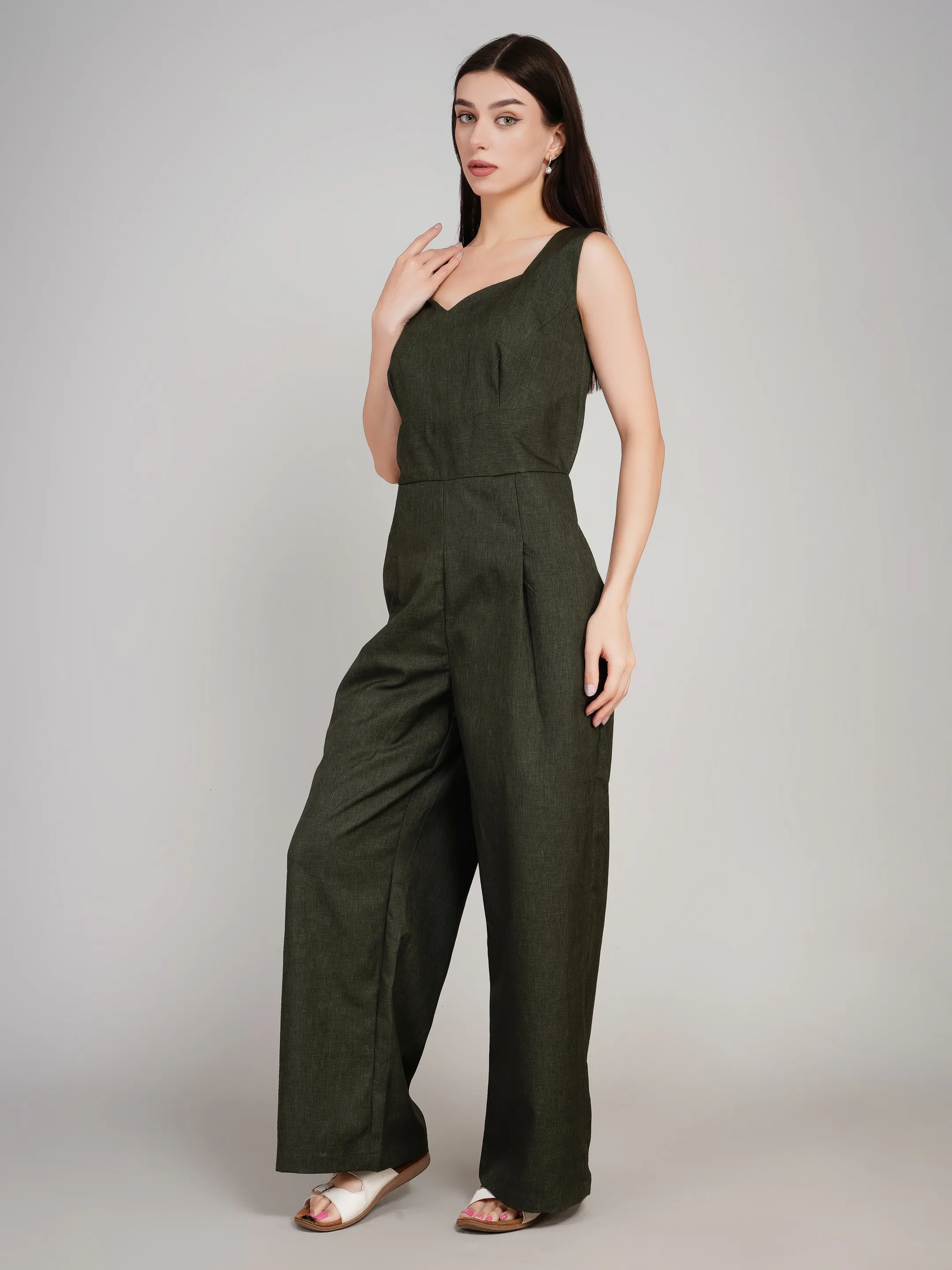 Women Olive Green Solid Wide-Leg Jumpsuit with Sweetheart Neck & Pockets