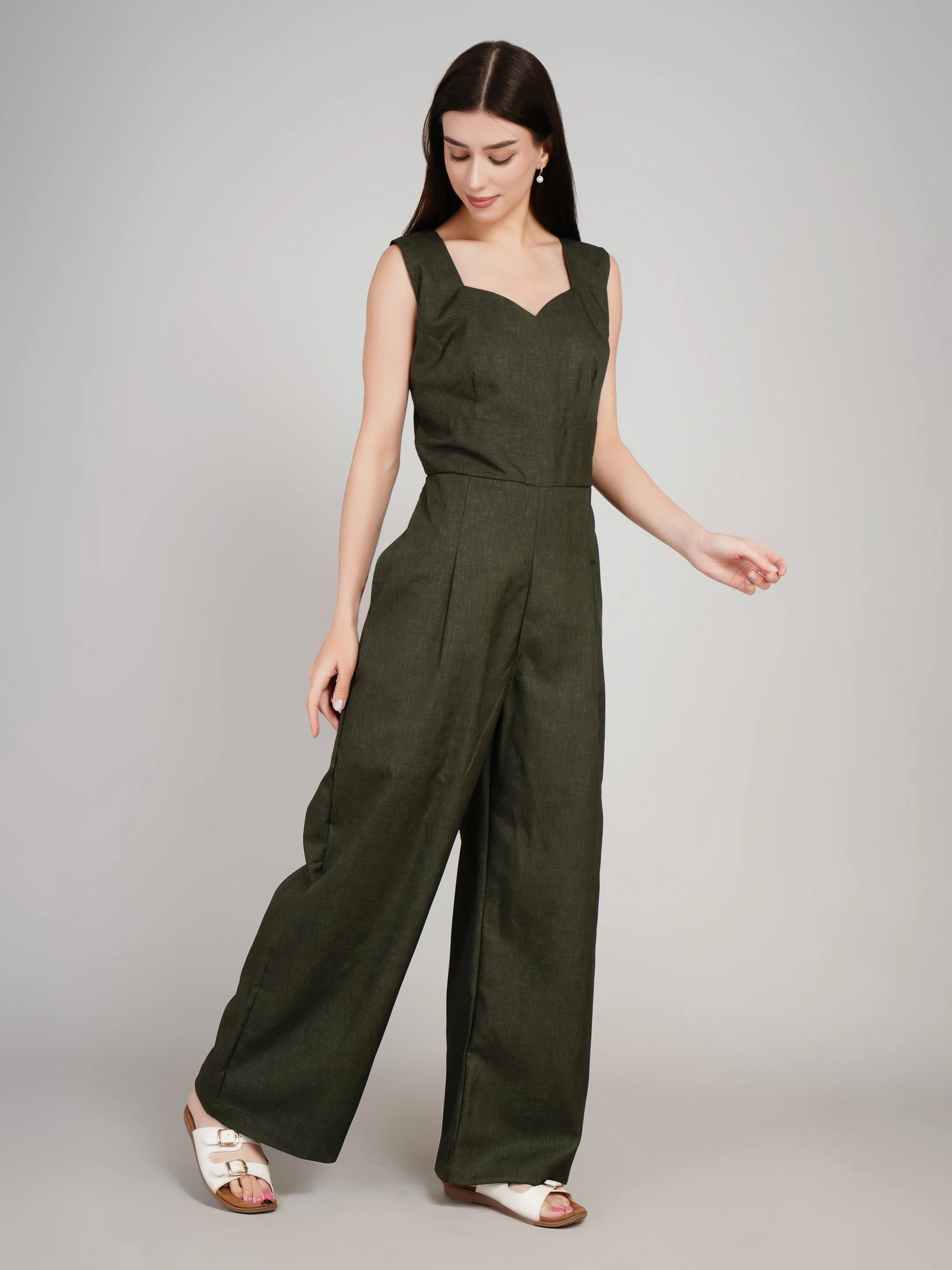 Women Olive Green Solid Wide-Leg Jumpsuit with Sweetheart Neck & Pockets