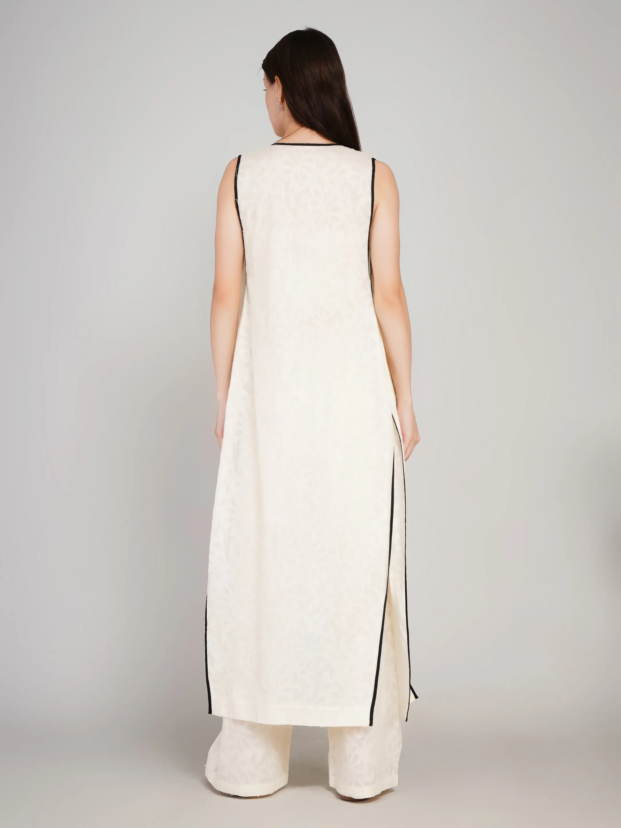 Women Off-White Self-Design 3-Piece Co-Ord Set with Longline Shrug