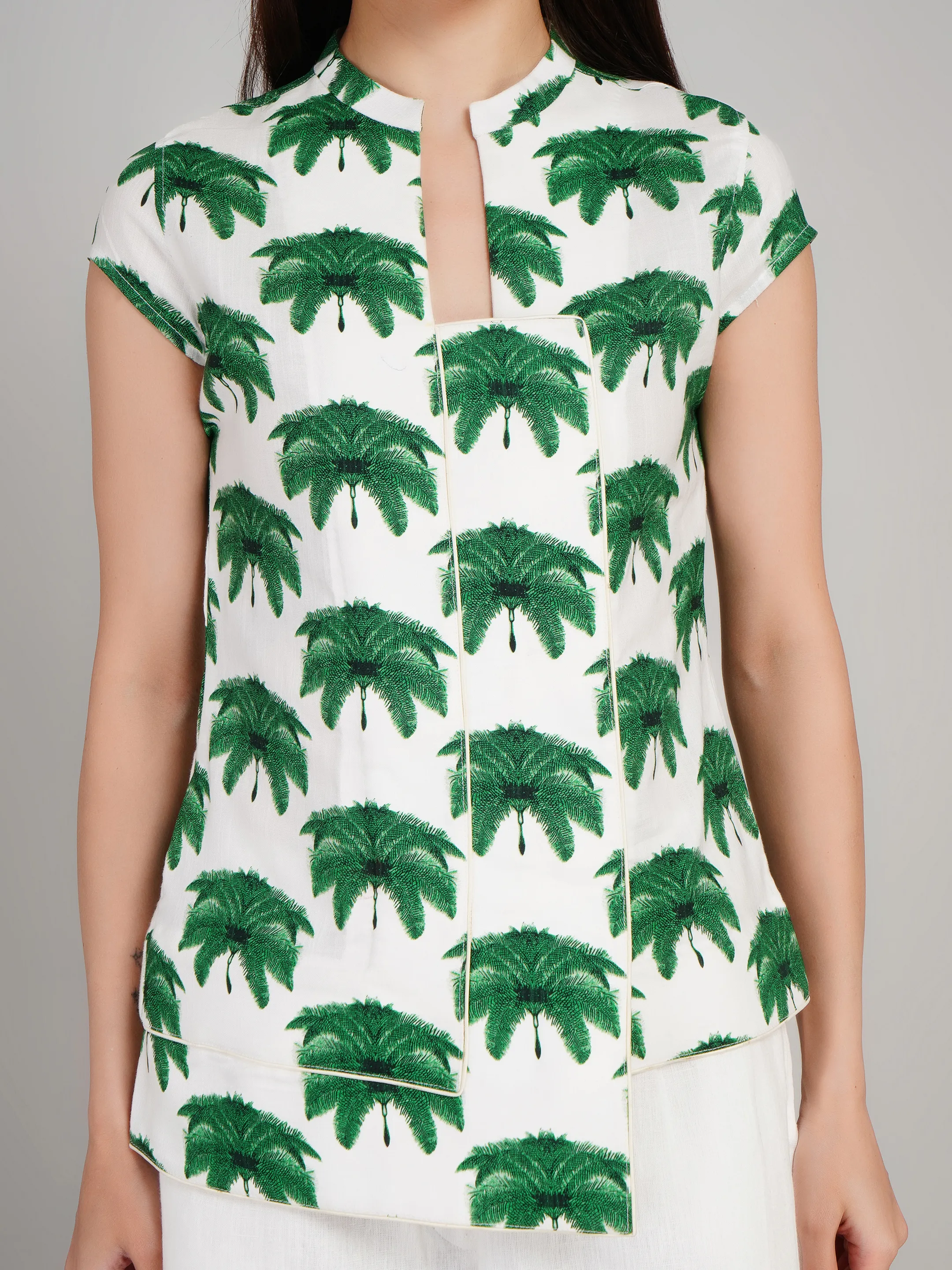 Women Off-White & Green Printed 2-Piece Co-Ord Set with Wide-Leg Pants