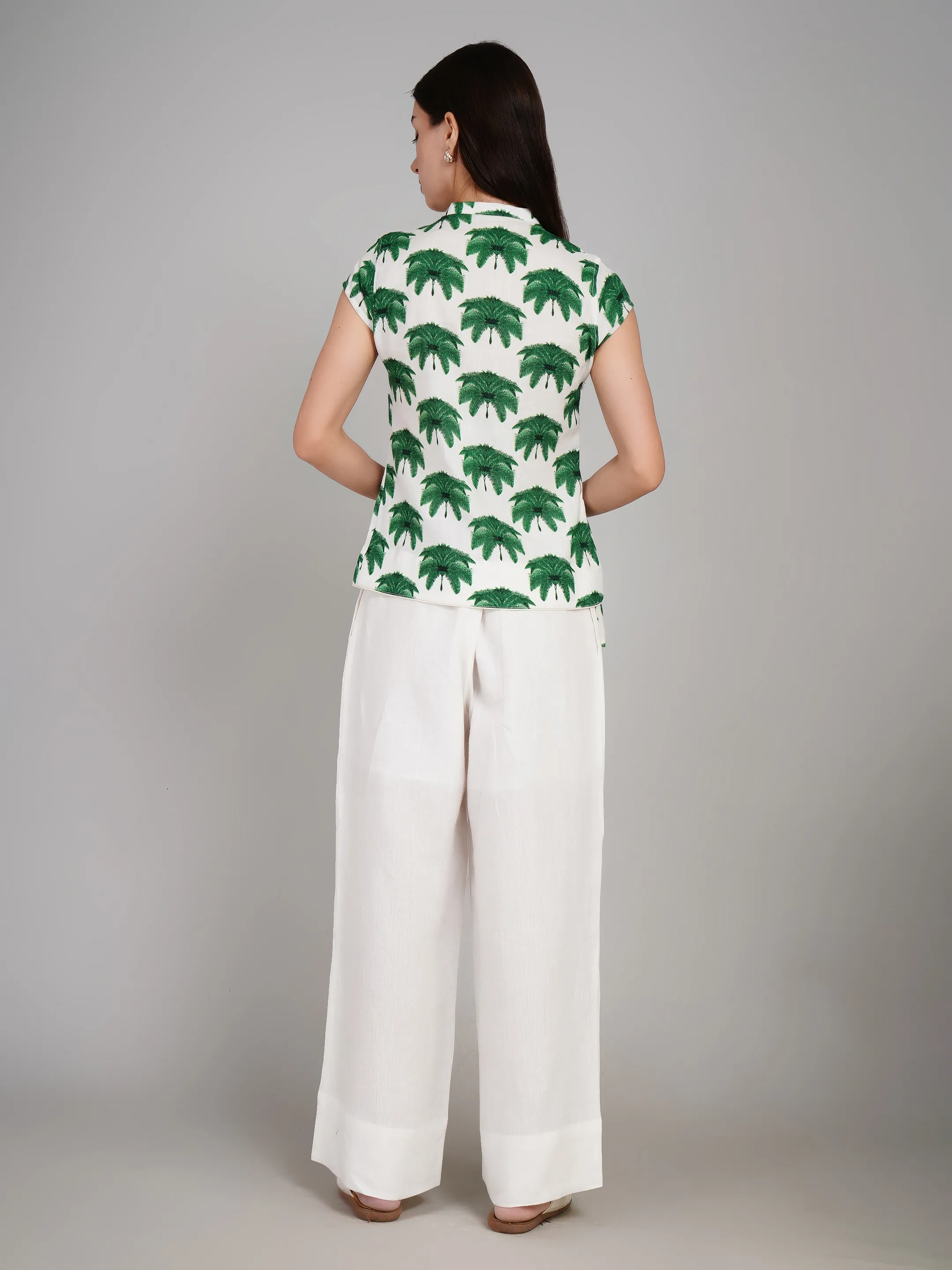Women Off-White & Green Printed 2-Piece Co-Ord Set with Wide-Leg Pants