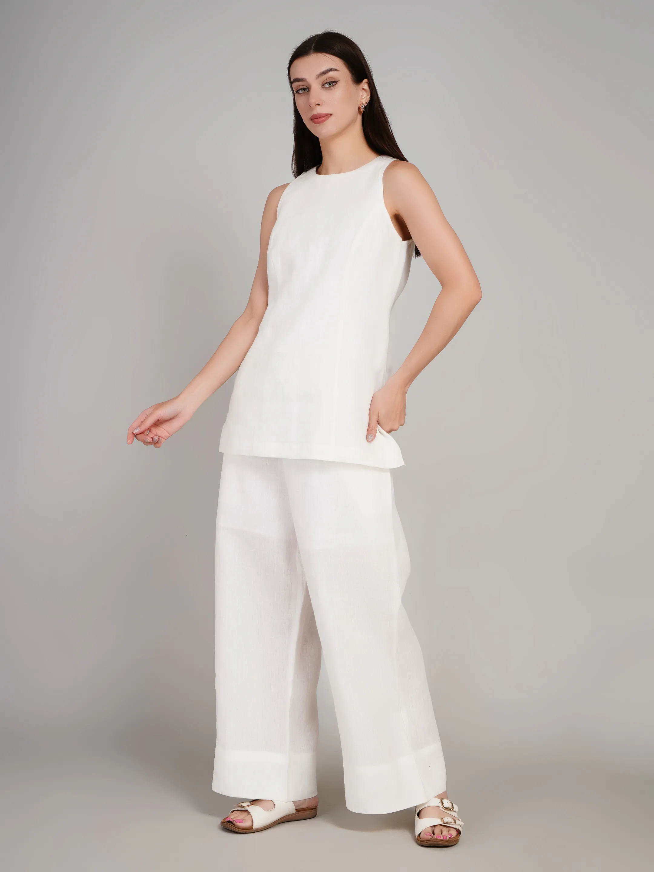 Women White Solid 2-Piece Co-Ord Set with Sleeveless Tunic & Wide-Leg Trousers