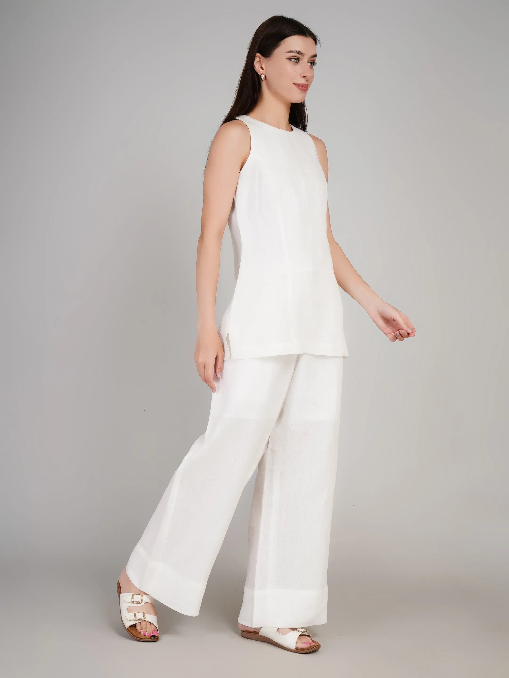 Women White Solid 2-Piece Co-Ord Set with Sleeveless Tunic & Wide-Leg Trousers