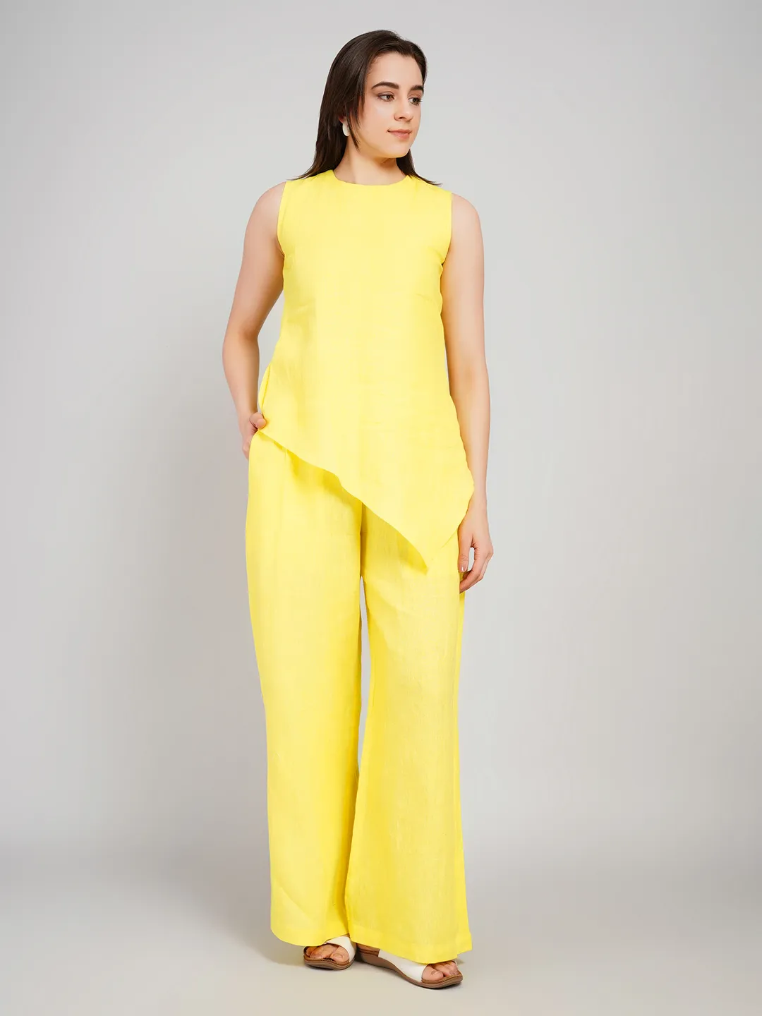 Women Lemon Yellow Solid 2-Piece Co-Ord Set with Piping Detail & Slit Pants