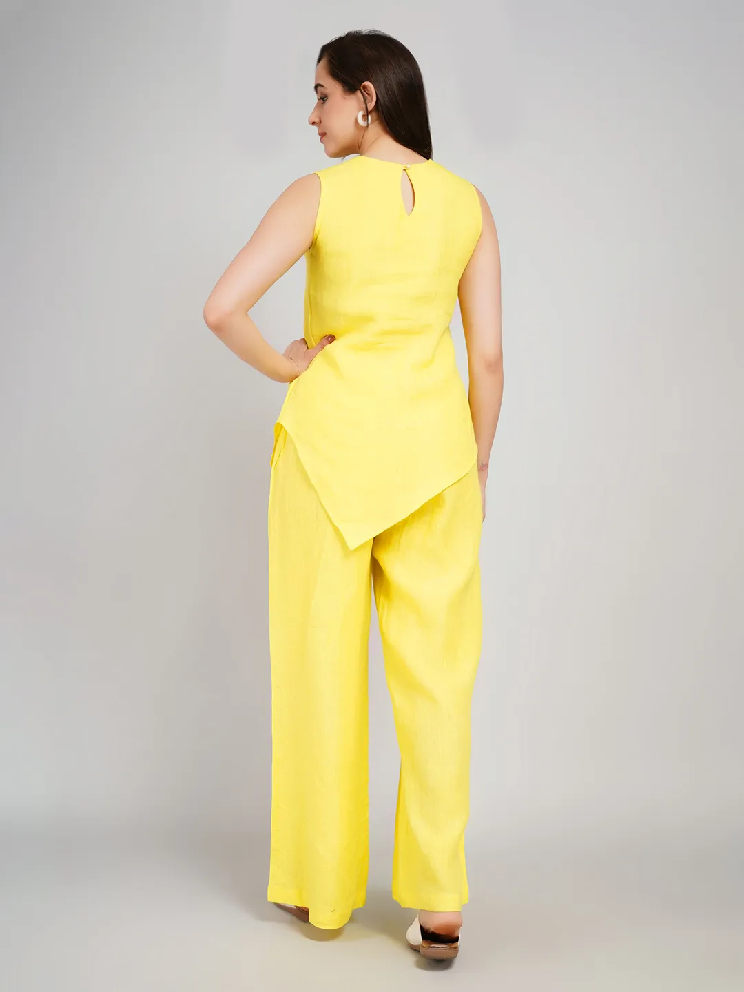 Women Lemon Yellow Solid 2-Piece Co-Ord Set with Piping Detail & Slit Pants